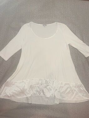 Women's Cream Scoop-Neck Tunic with Satin Trim